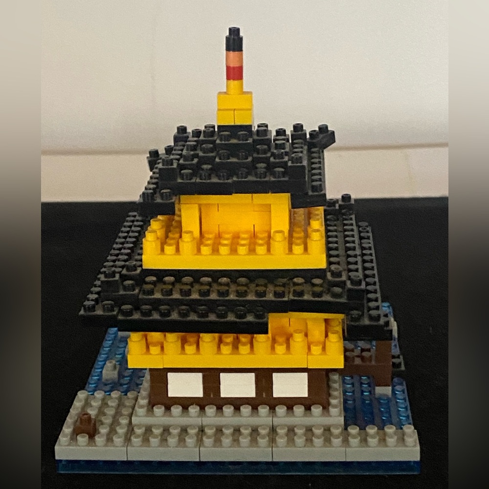LEGO Architecture Pagoda Mini-Building Block Set - Some pieces missing